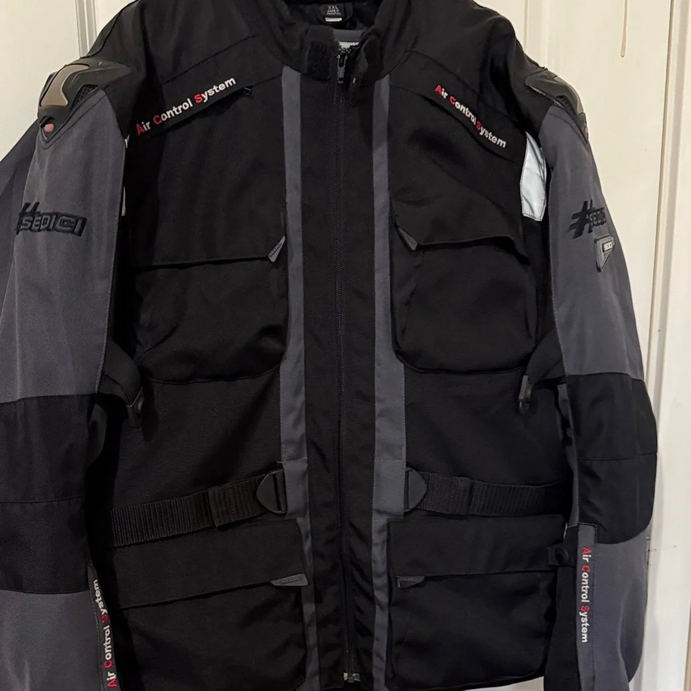 Heated Performance Jacket - Black and Gray - Picture 10 of 17